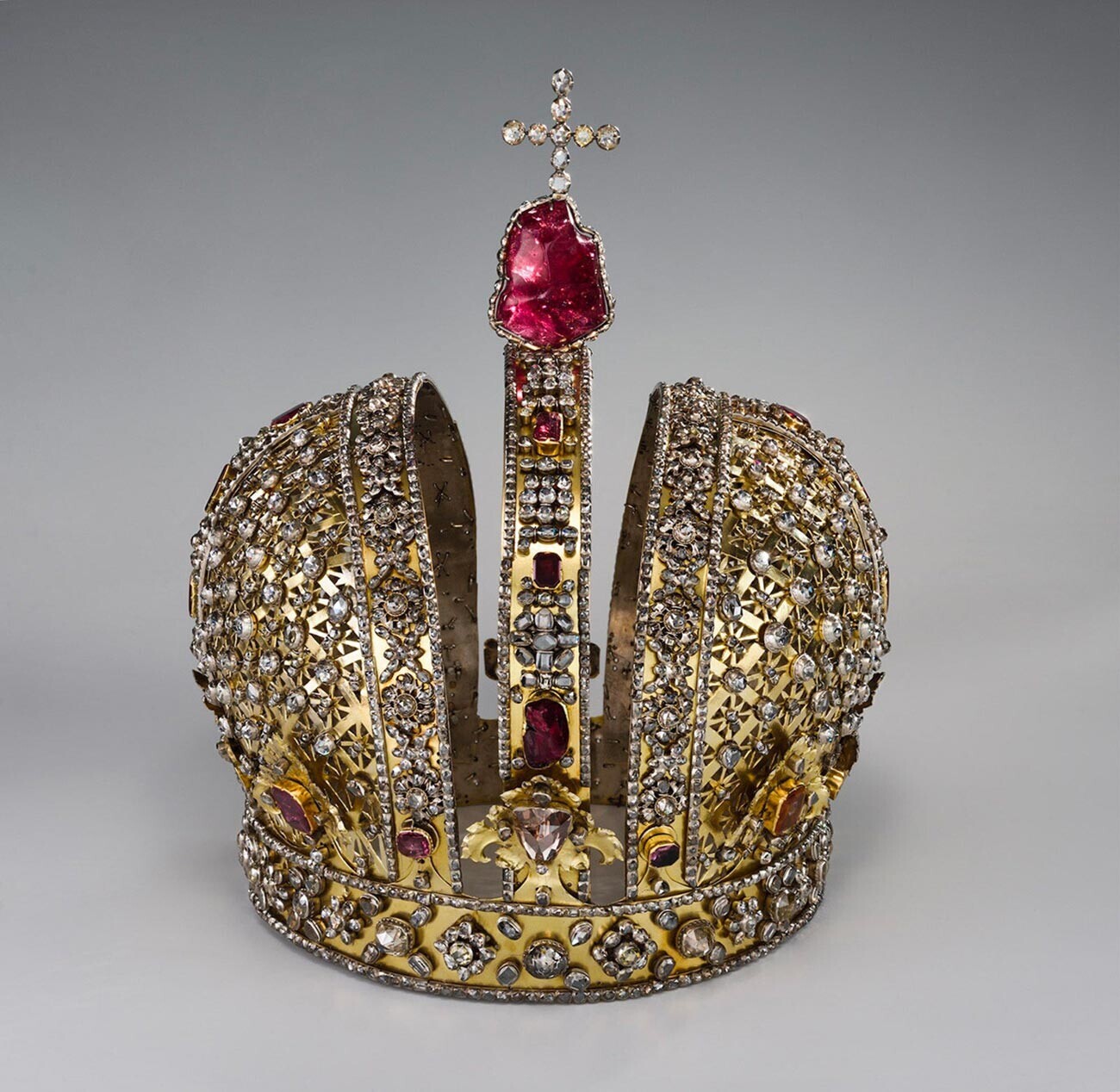 Coroa de Anna Ioannovna. 