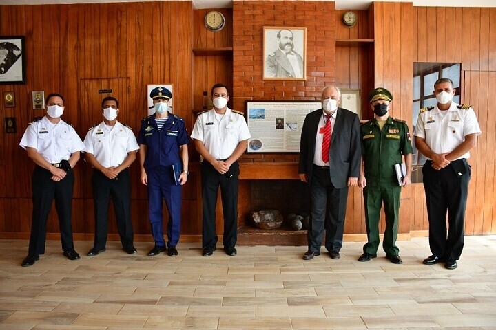 Peru presta homenagem a marinheiros russos enterrados na ilha de San Lorenzo no século 19