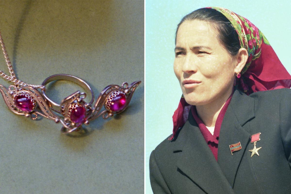 Many Soviet women had such jewerly in the collection! 