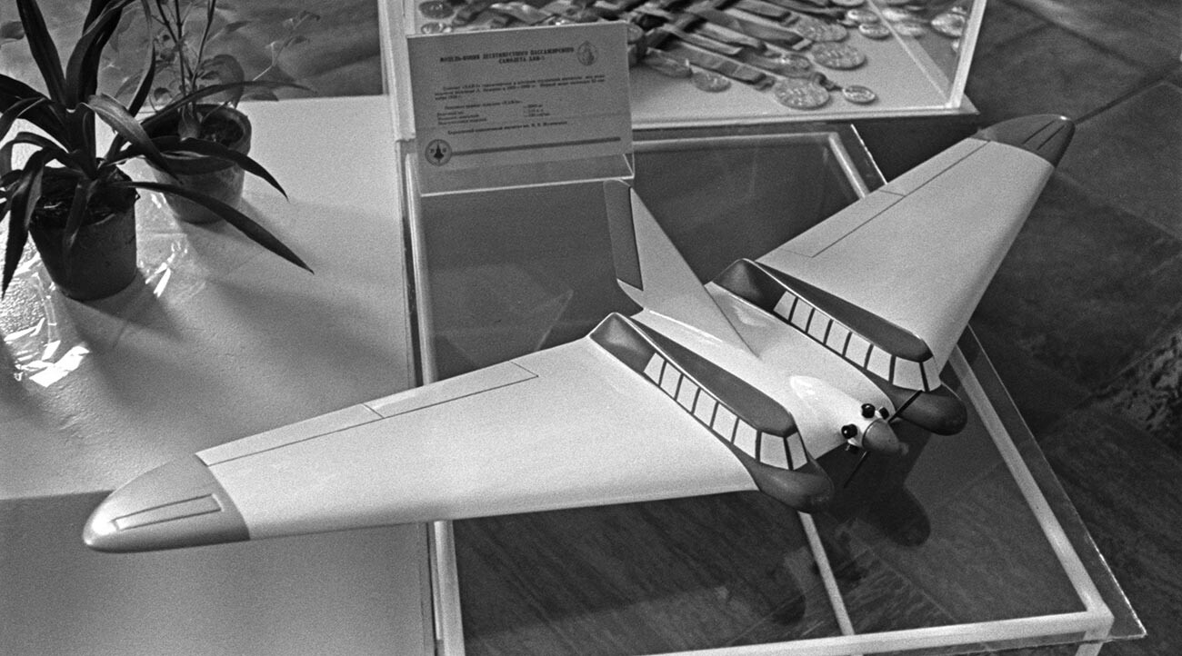 Модел-копија путничког авиона са десет седишта „ХАИ-3“, дизајнирана у Харковском ваздухопловном институту.
