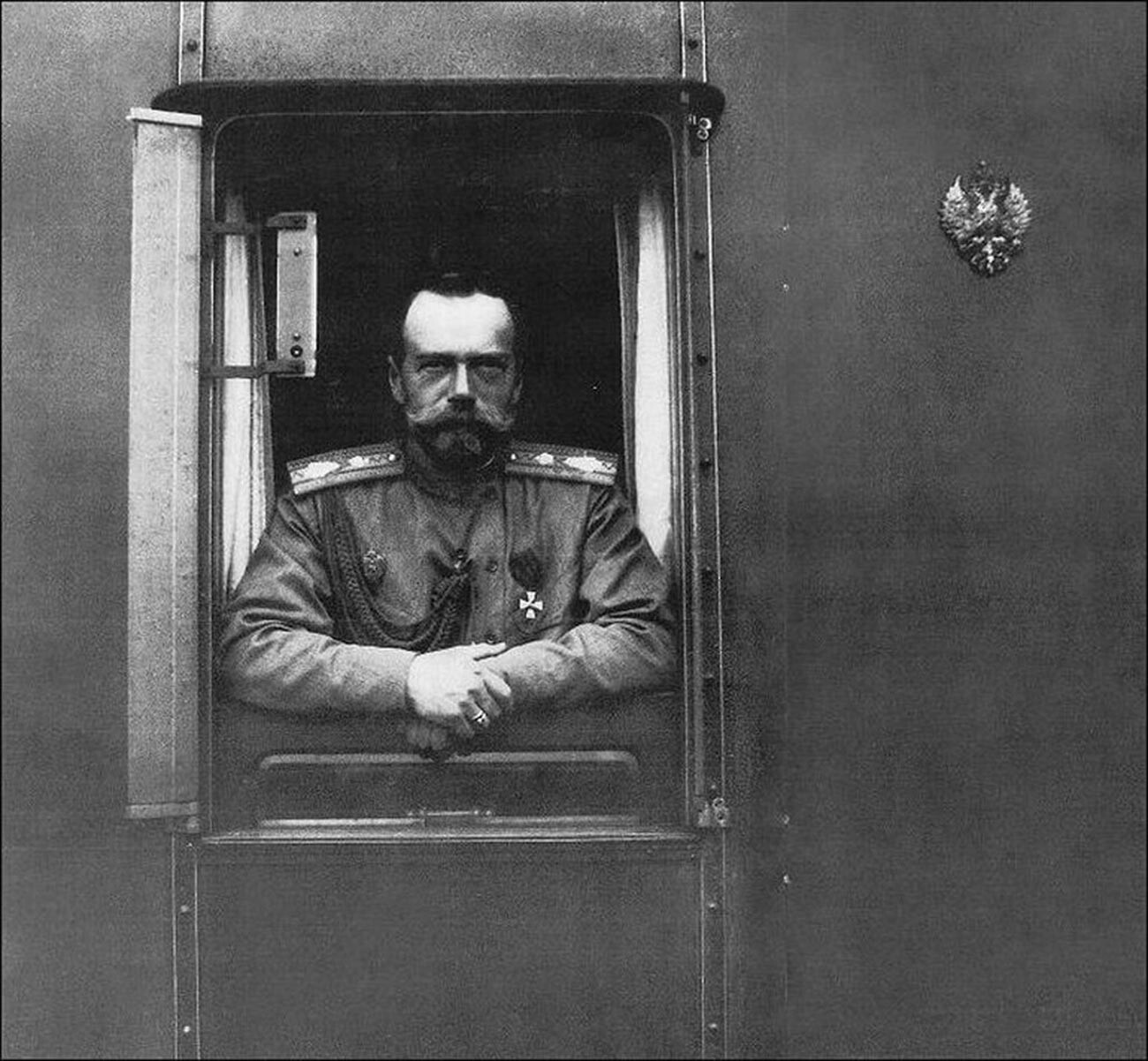 Nikolaus II. auf dem Weg an die Front des Ersten Weltkriegs.