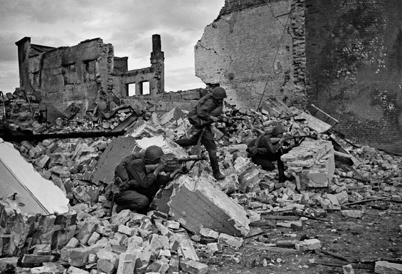 Des ruines laissées par l'une des batailles les plus sanglantes de l'histoire de l'humanité, la bataille de Stalingrad
