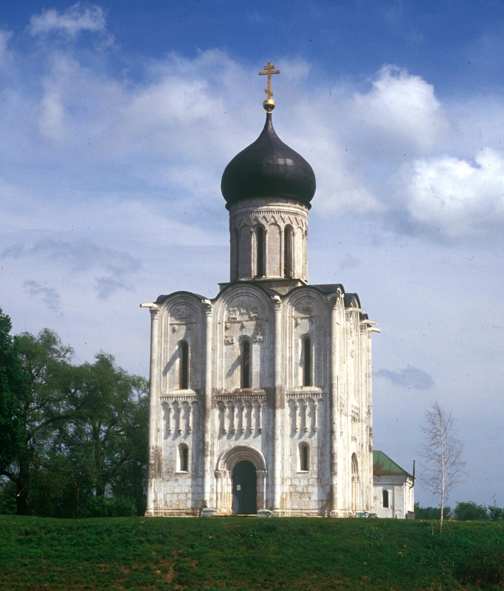 Church of the Intercession on the Nerl, west view. May 16, 1995