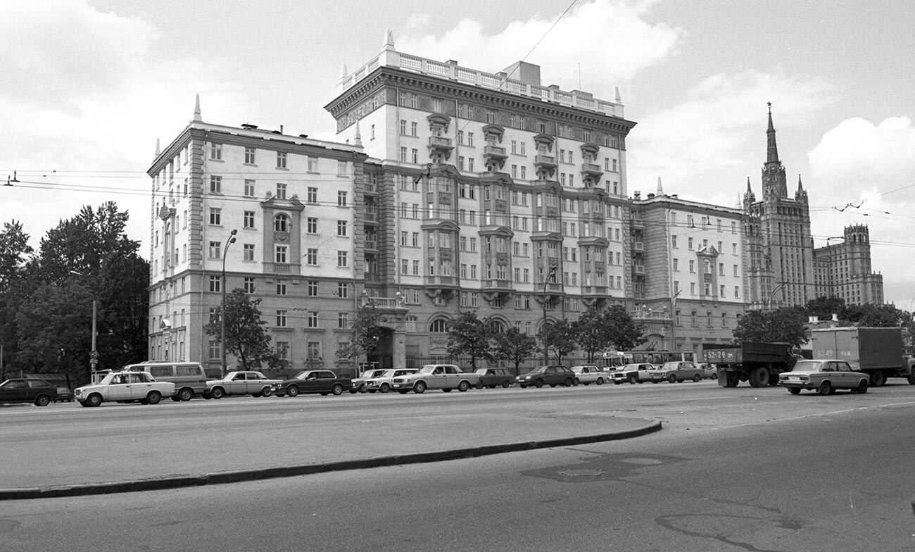 Gedung Kedutaan Besar Amerika Serikat di Jalan Novinsky di Moskow.