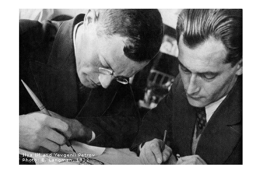 Ilf et Pétrov écrivant, 1932

