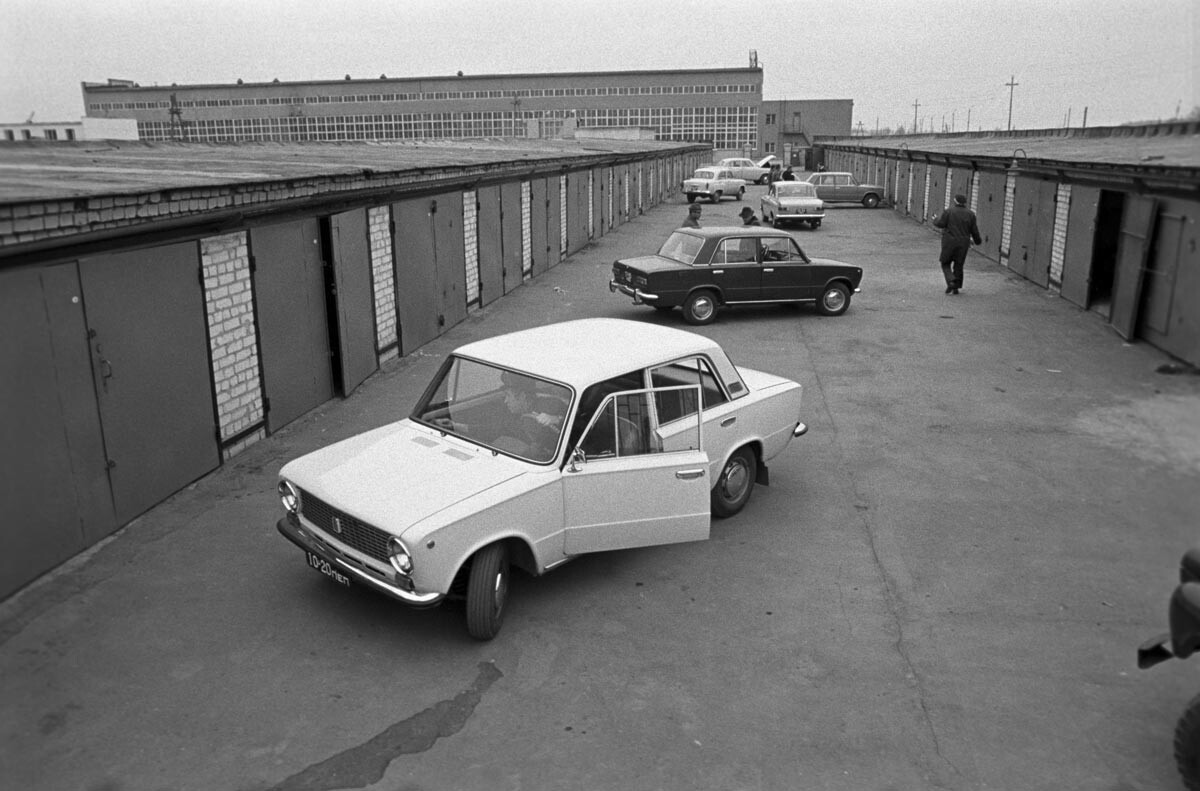 Garagen für Privatfahrzeuge der Einwohner von Penza, 1975.