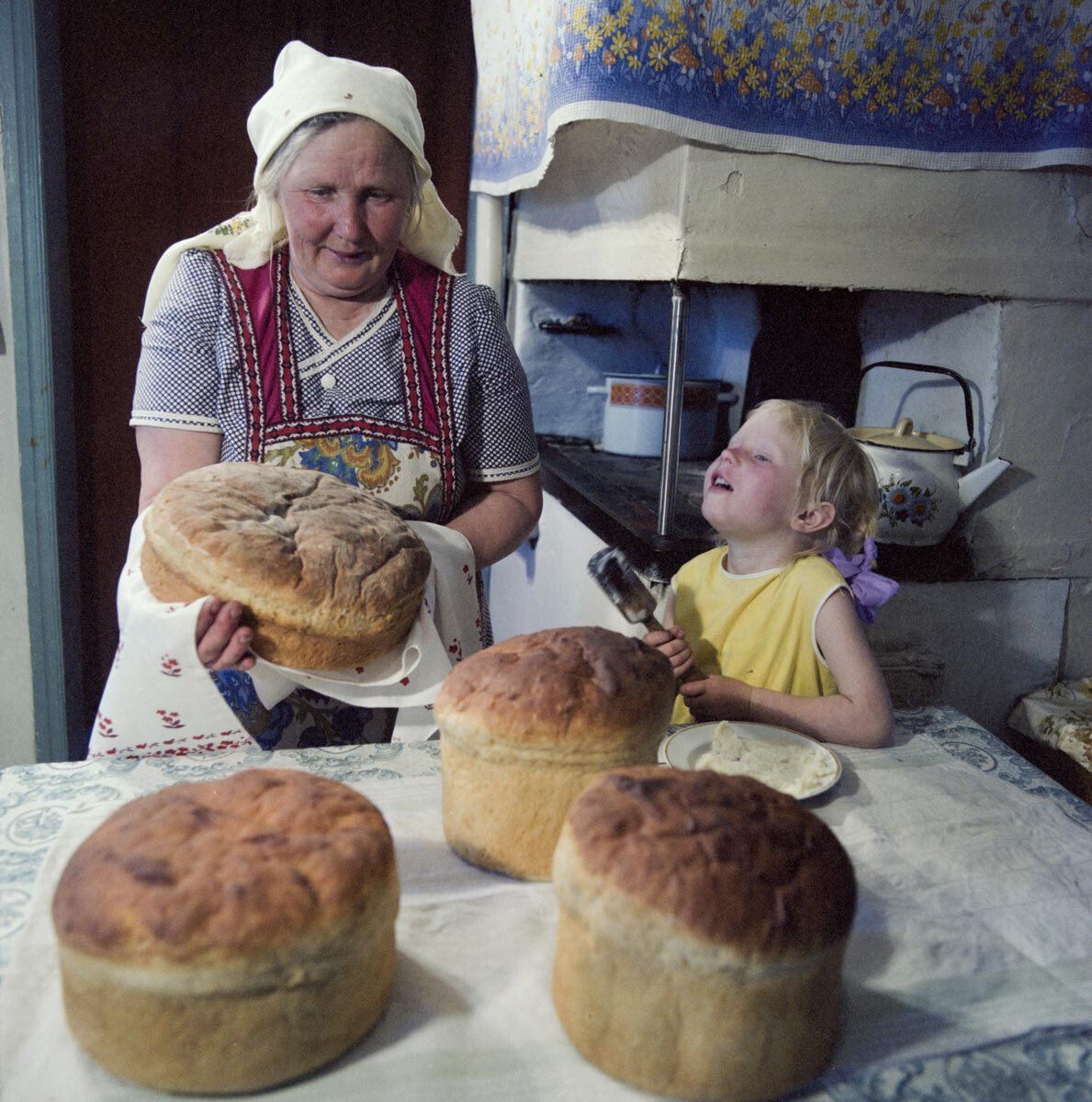 パン作り、アルタイ地方、1987年。