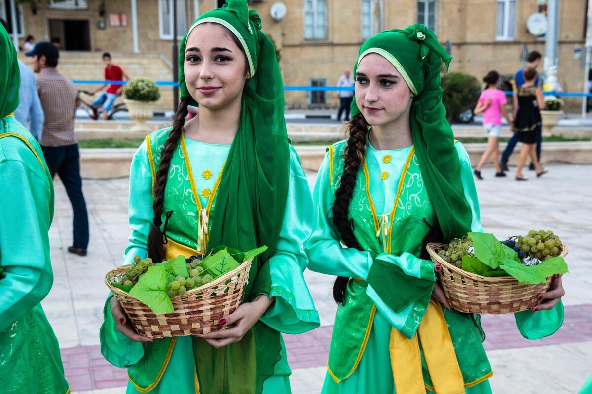 Hari Persatuan Rakyat Dagestan di Kota Derbent.