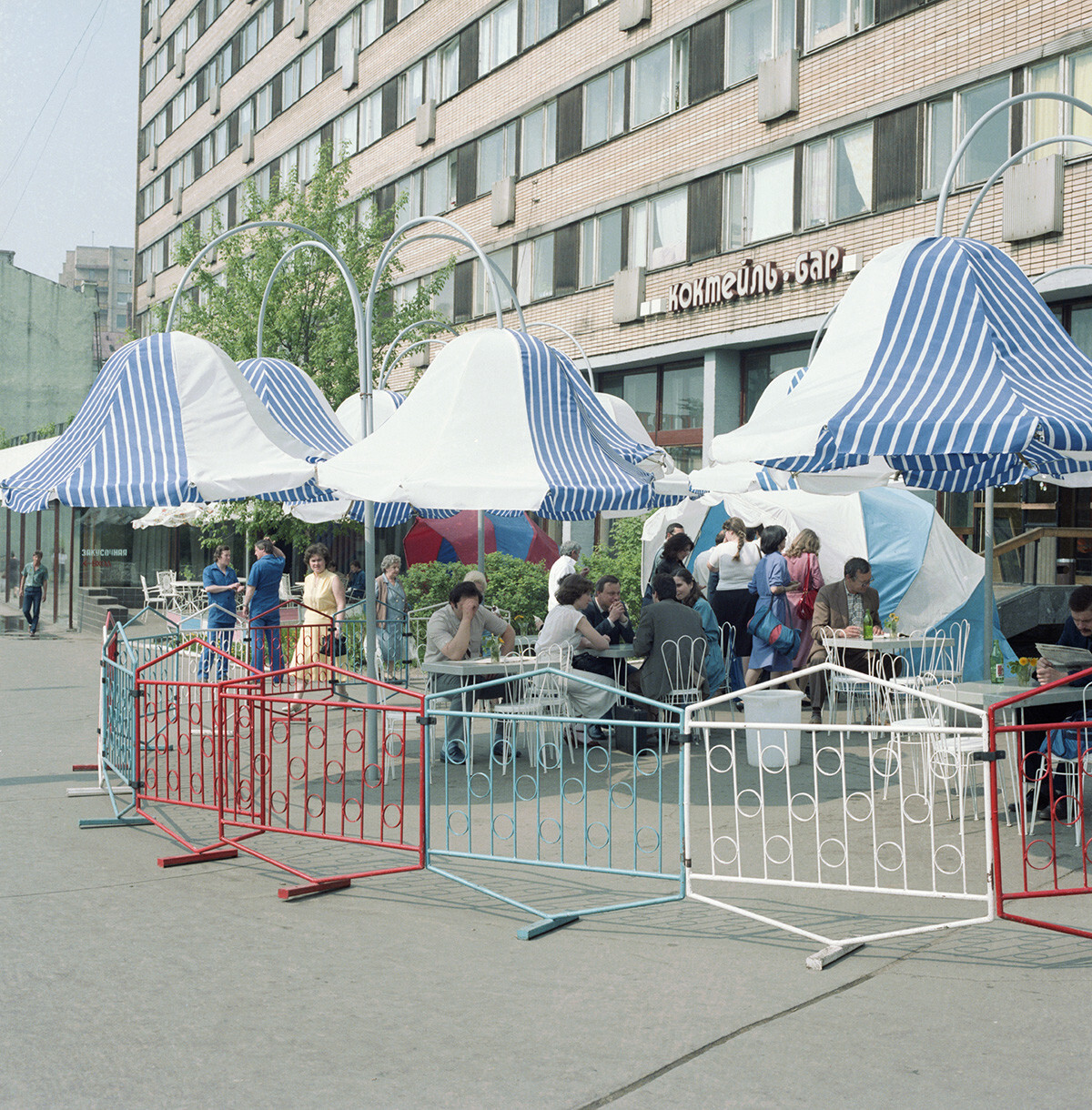 Moscú, URSS. 1 de julio de 1987. El café Lira situado en la plaza Pushkin
