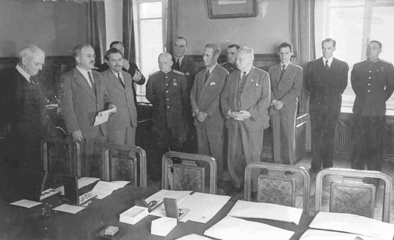 В. М. Молотов држи говор пред доделу америчких одликовања војницима Црвене армије и Ратне морнарице.