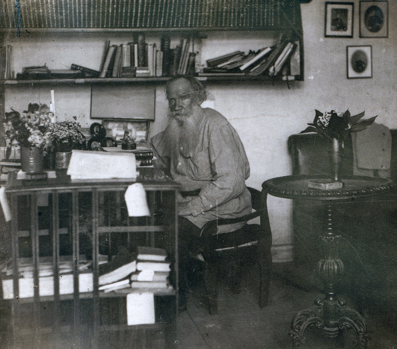 Yasnaya Polyana. Portrait of Leo Tolstoy in his study. Monochrome contact print from original glass negative (not preserved). May 23, 1908
