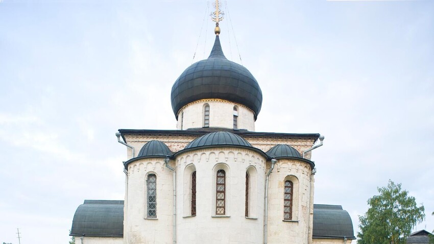 Yuryev-Polsky. Katedral Sankt George, pemandangan timur (22 Agustus 2013)