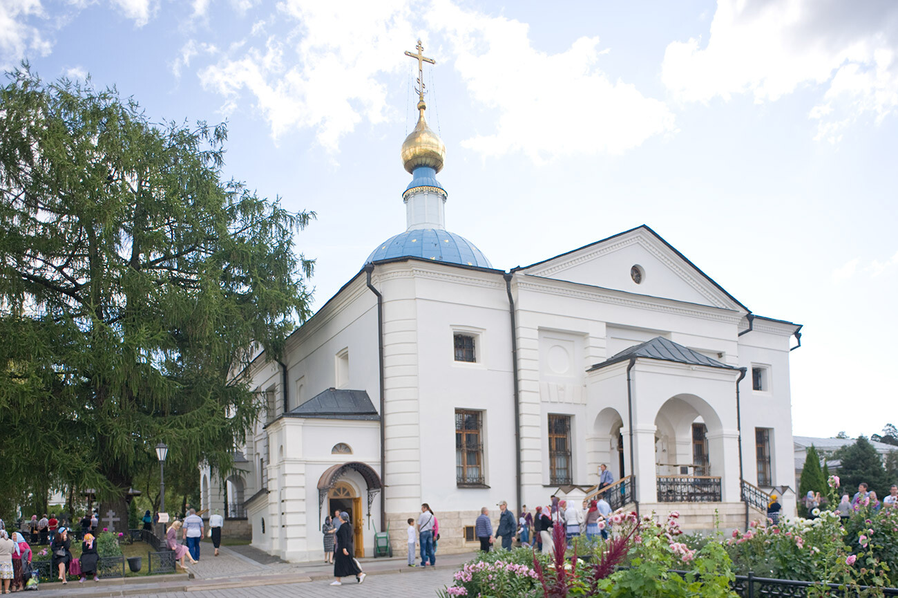 Optina Pustyn, Monastero della Presentazione. Chiesa dell'icona della Vergine di Kazan, vista nord-ovest. 23 agosto 2014
