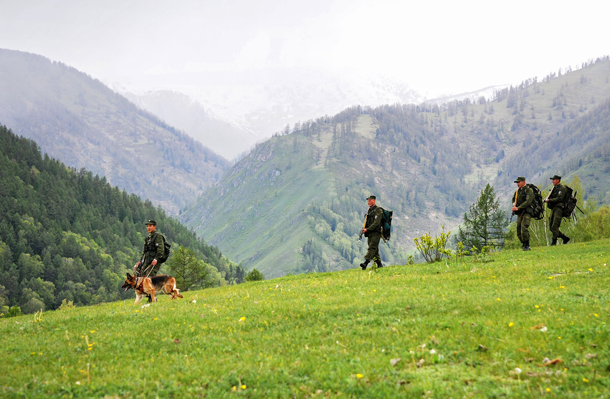 Penjaga perbatasan di desa Ust-Koksa di pegunungan Altai.