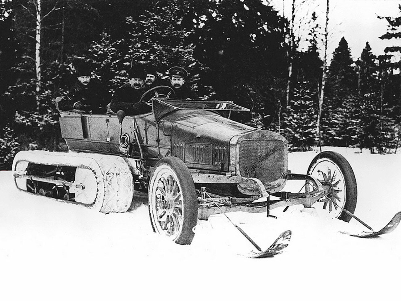 The half-track designed by Adolphe Kégresse