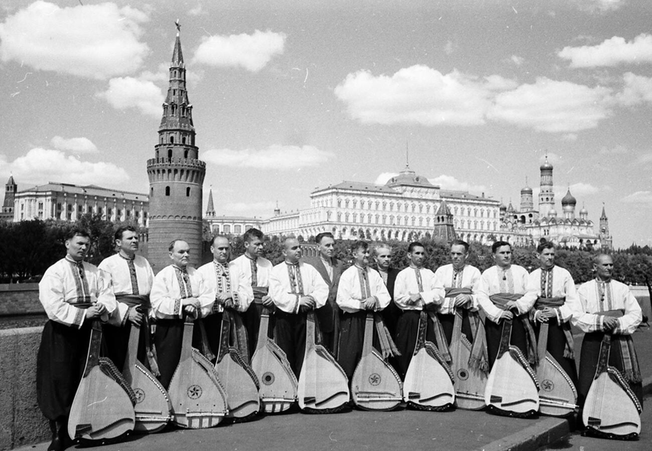 モスクワでのバンドゥーラ奏者たち（1954年）