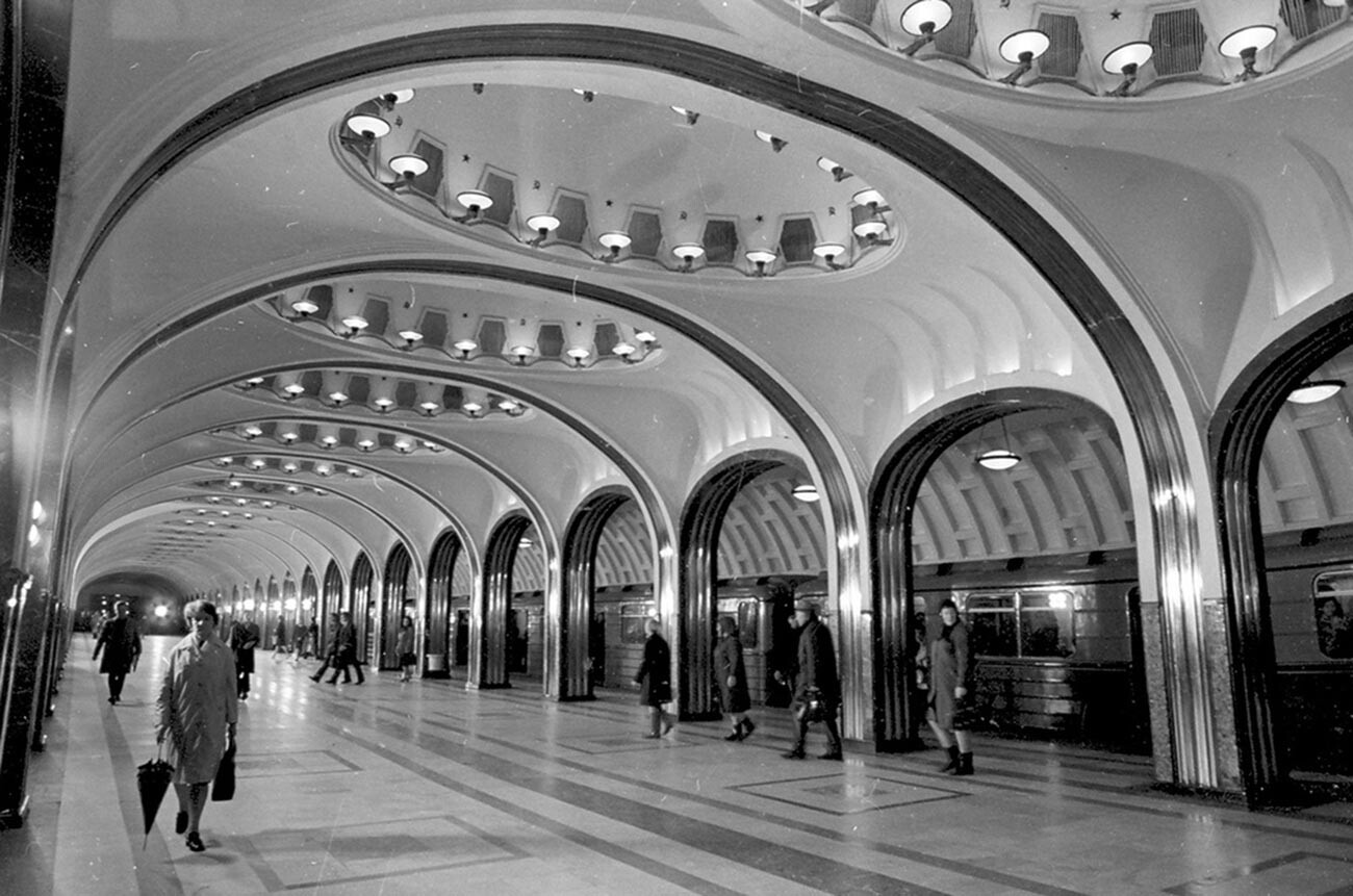 La station de métro moscovite Maïakovskaïa, 1953