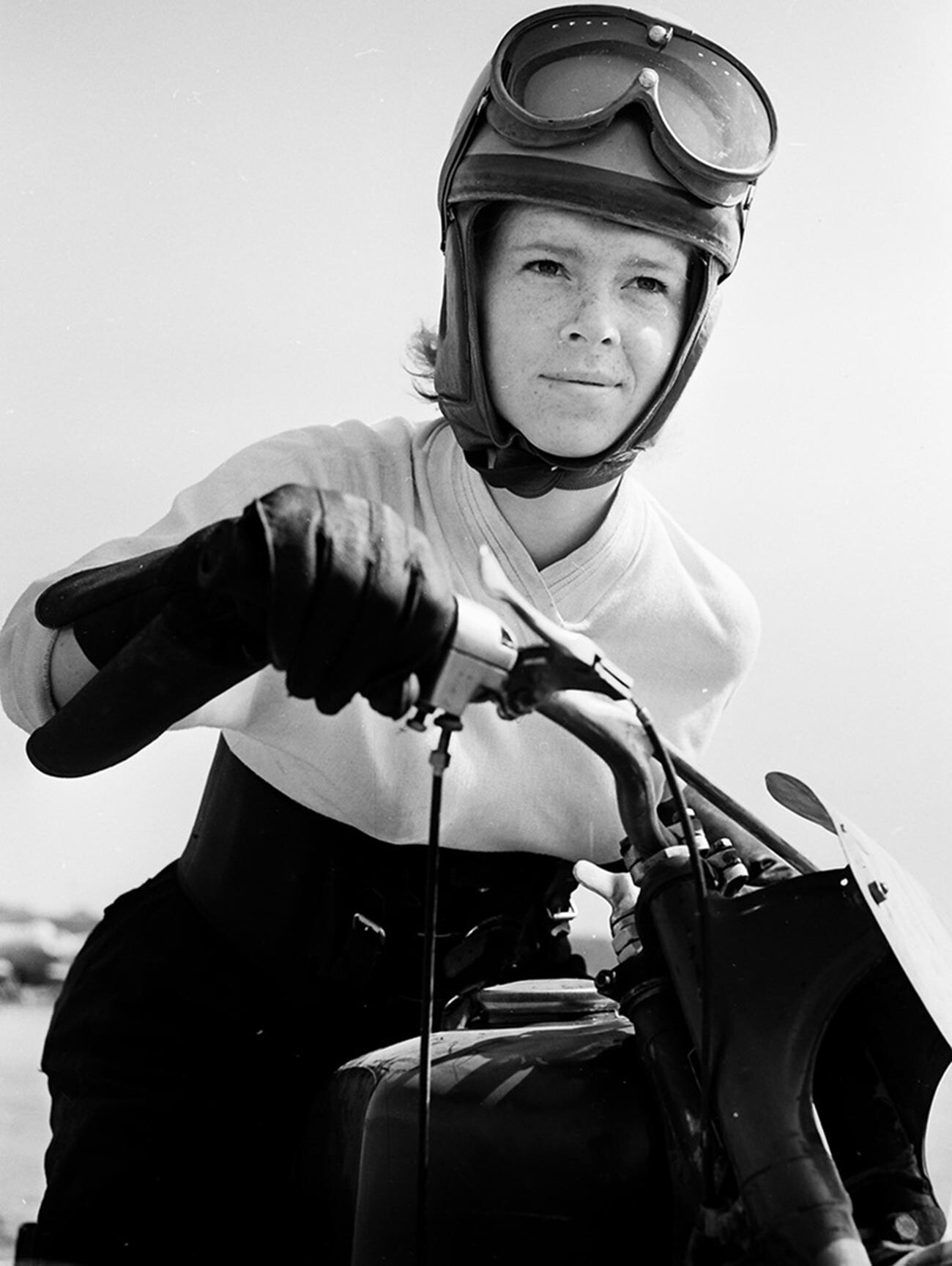 Natalia Krivocheïeva, championne moscovite de moto, 1965