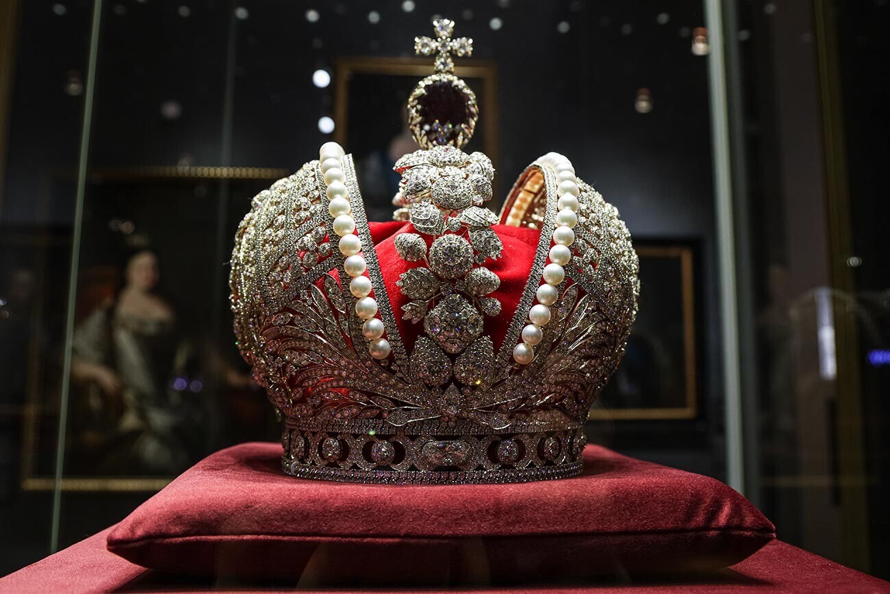 Coroa Imperial da Rússia com espinélios
