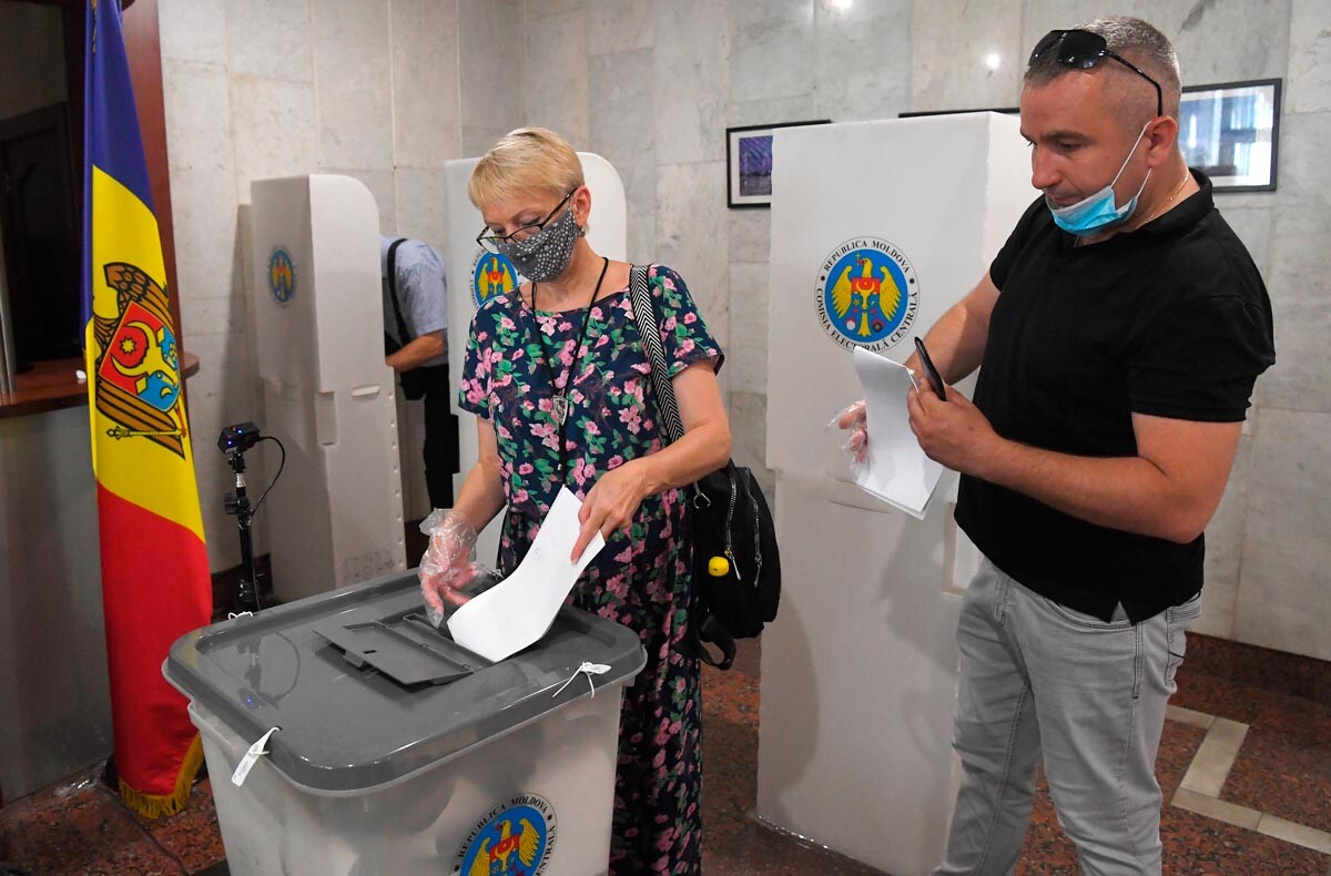 Ein Wahllokal in Moskau während der Parlamentswahlen in Moldawien.