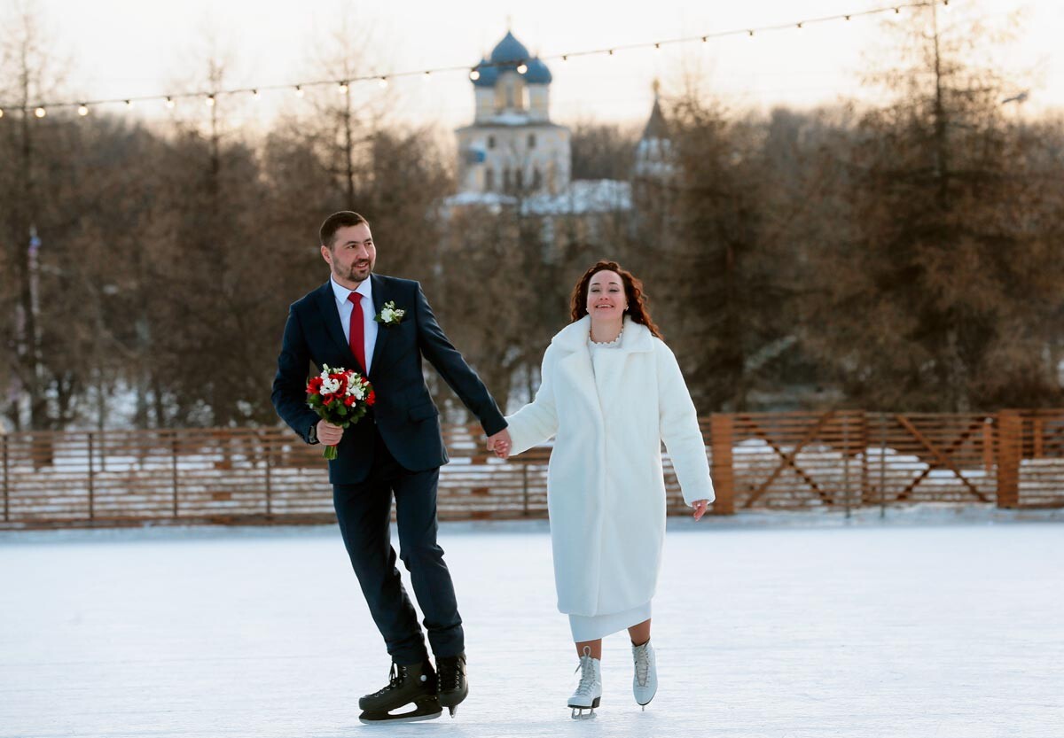 Un mariage sur une patinoire moscovite