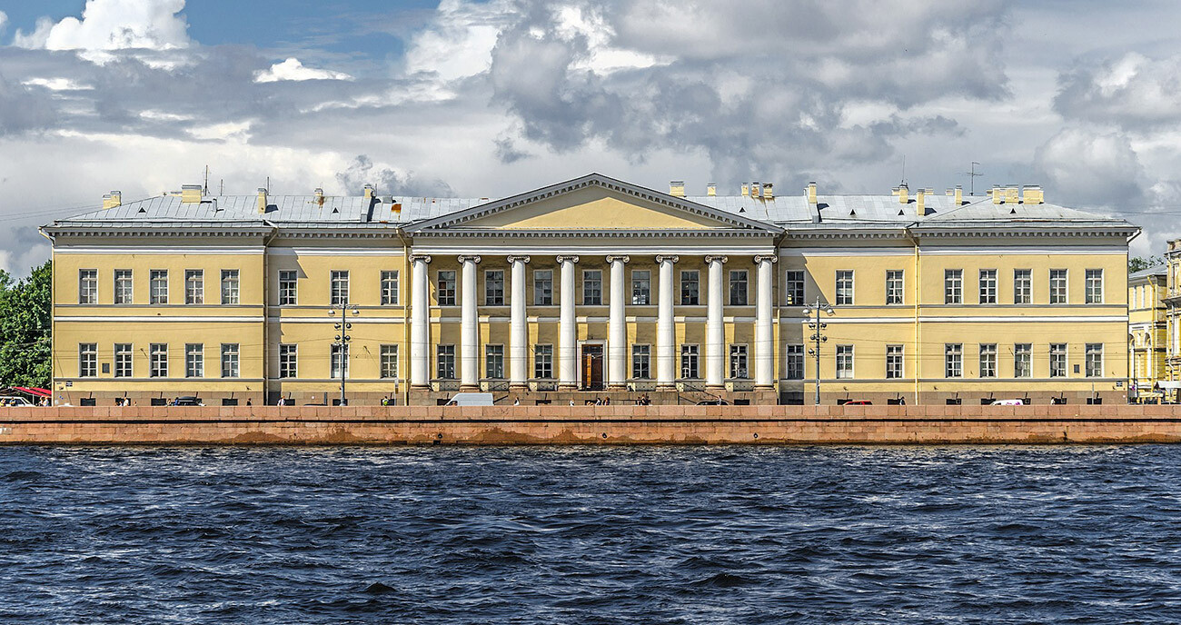 Das Gebäude der St. Petersburger Akademie der Wissenschaften.