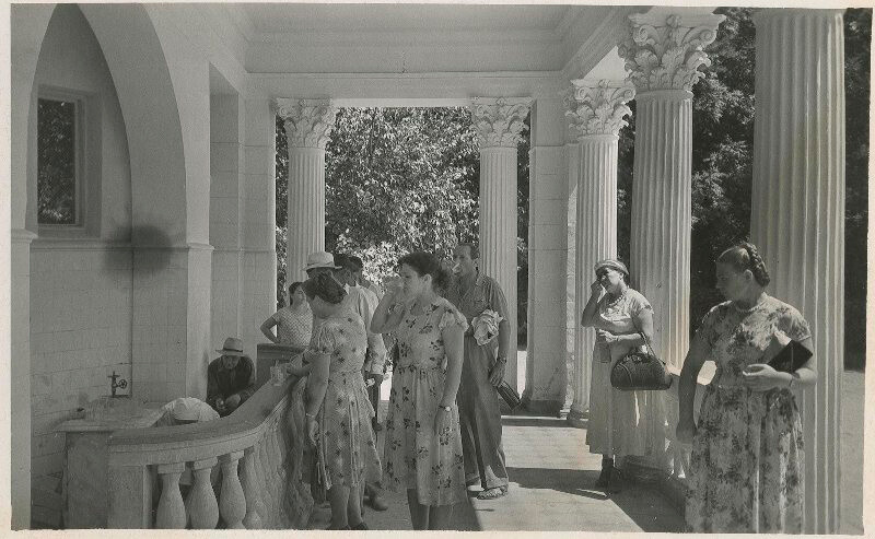 カフカスの天然水リゾートの女性たち、1950年代