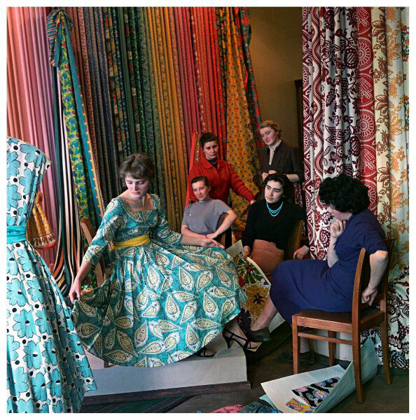 Des femmes dans la plus ancienne usine de vêtements de Moscou, 1958