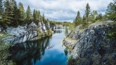 Ruskeala: Das Touristenmekka in einem Marmorsteinbruch (FOTOS)