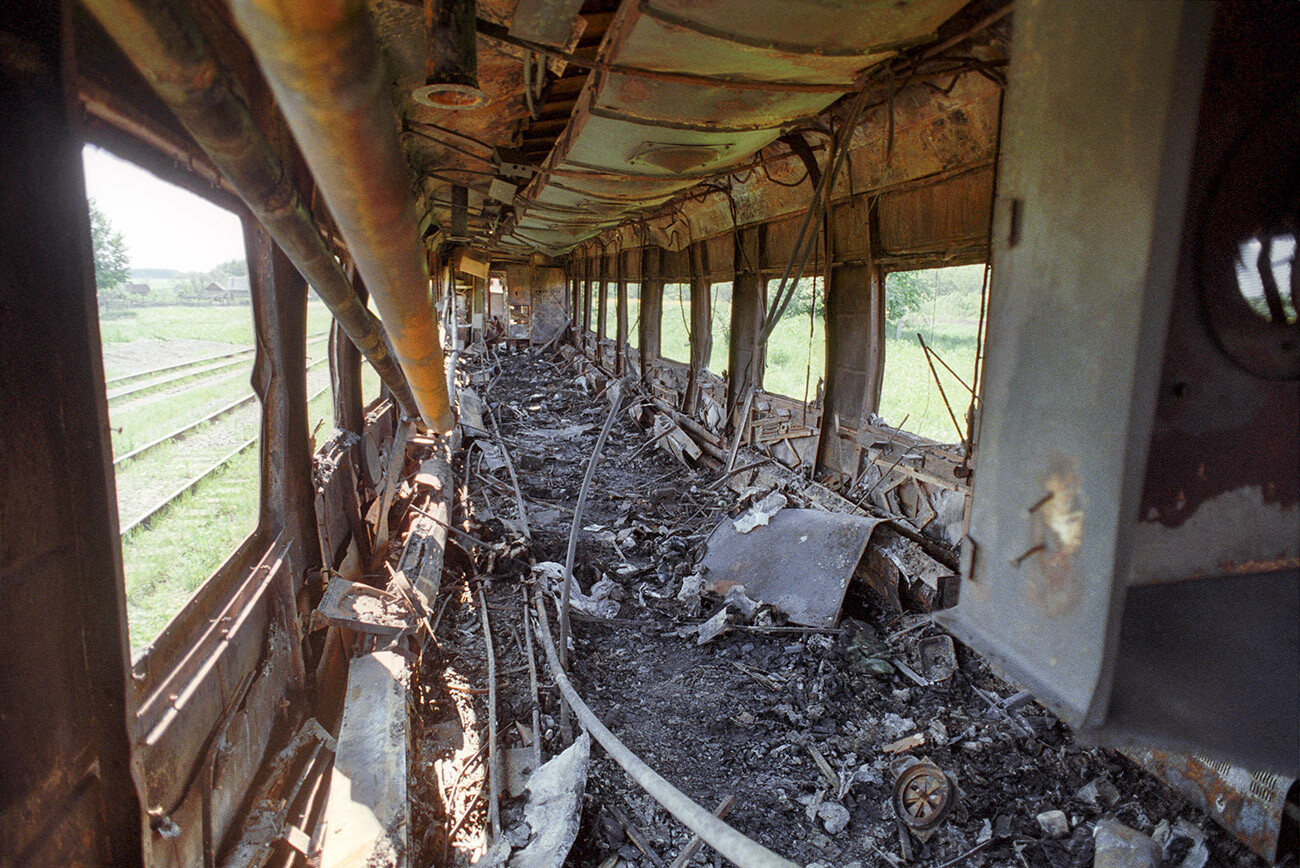 На железной дорогой 1989. Новосибирск-Адлер катастрофа 1989. Железнодорожная катастрофа Аша 1989. Железнодорожная катастрофа под Уфой 1989.