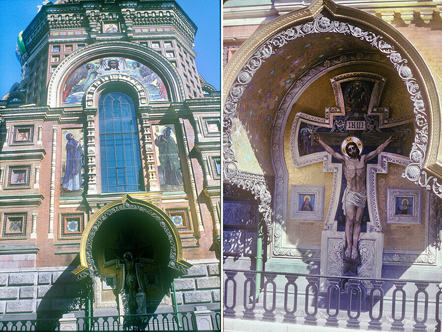 Kiri: Fasad barat, menara lonceng. Panel mosaik Perawan Maria & Sankt John dirancang oleh MV Nesterov di atas salib di situs pembunuhan Alexander II. 25 Mei 2003. Kanan: Mosaik 