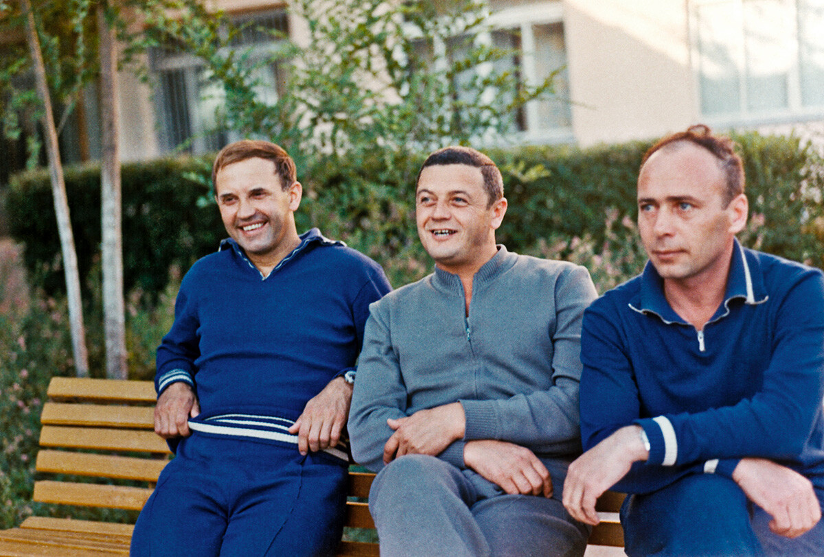Od leve proti desni: Viktor Pacajev, Vladislav Volkov in Georgij Dobrovoljski