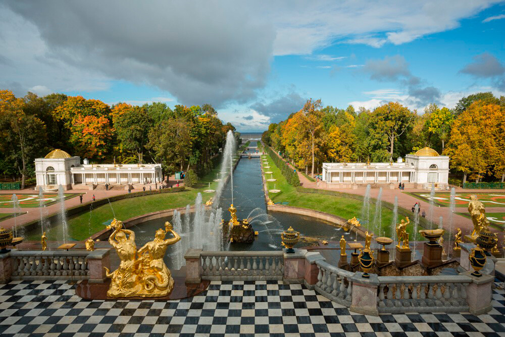 The upper terrace of the Grand Cascade 