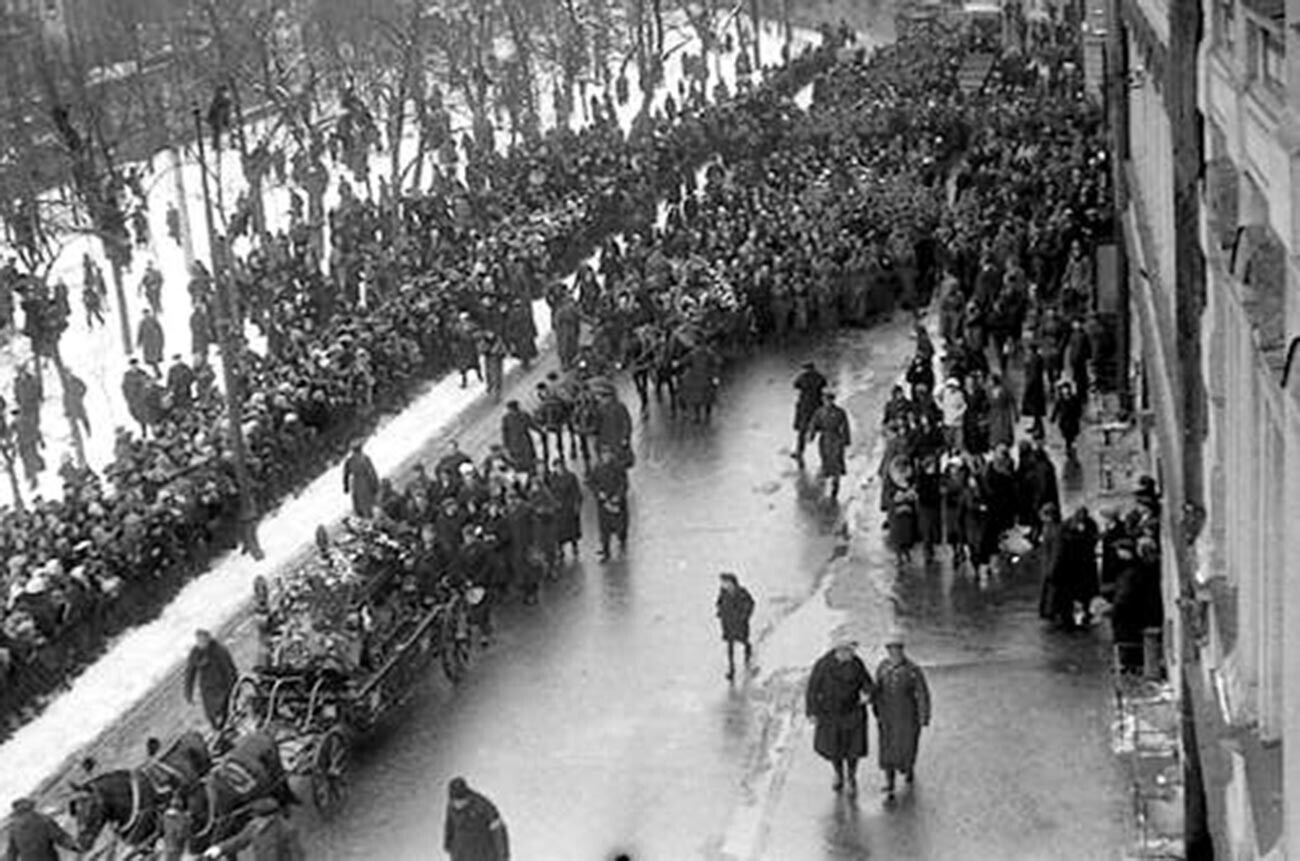 Pogreb padalk Ljube Berlin in Tamare Ivanove. Moskva, 28. marec 1936. 