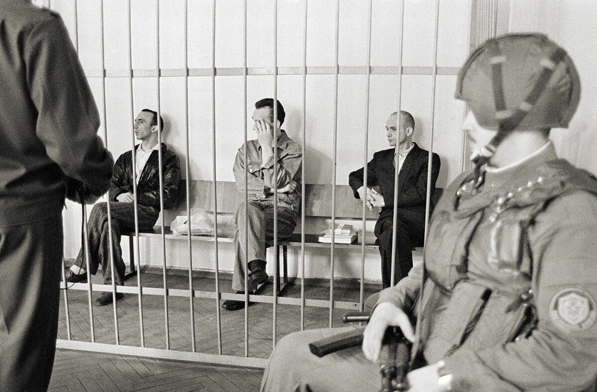 Il processo a Maduev e ad altri criminali nel 1994 a San Pietroburgo