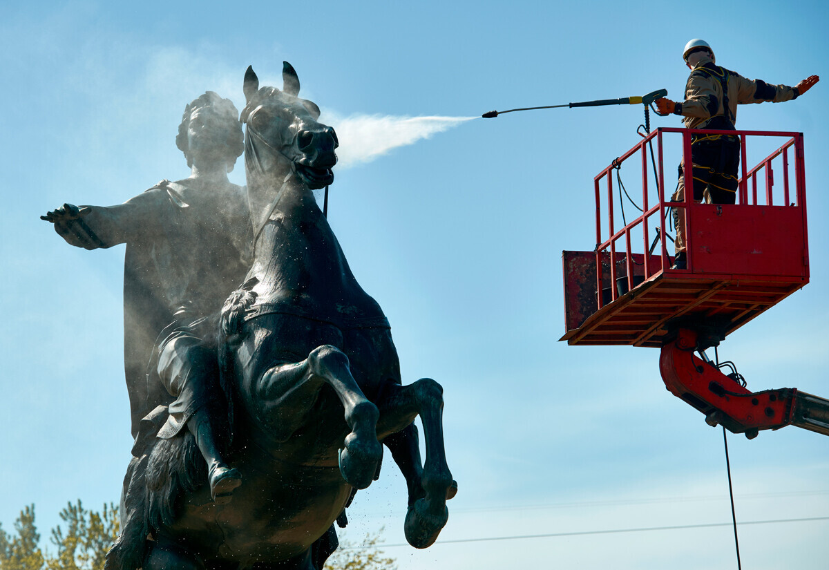 10 curiosidades sobre o “Cavaleiro de Bronze”, icônica estátua de São  Petersburgo - Russia Beyond BR