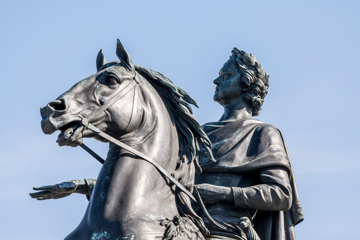 10 curiosidades sobre o “Cavaleiro de Bronze”, icônica estátua de São  Petersburgo - Russia Beyond BR