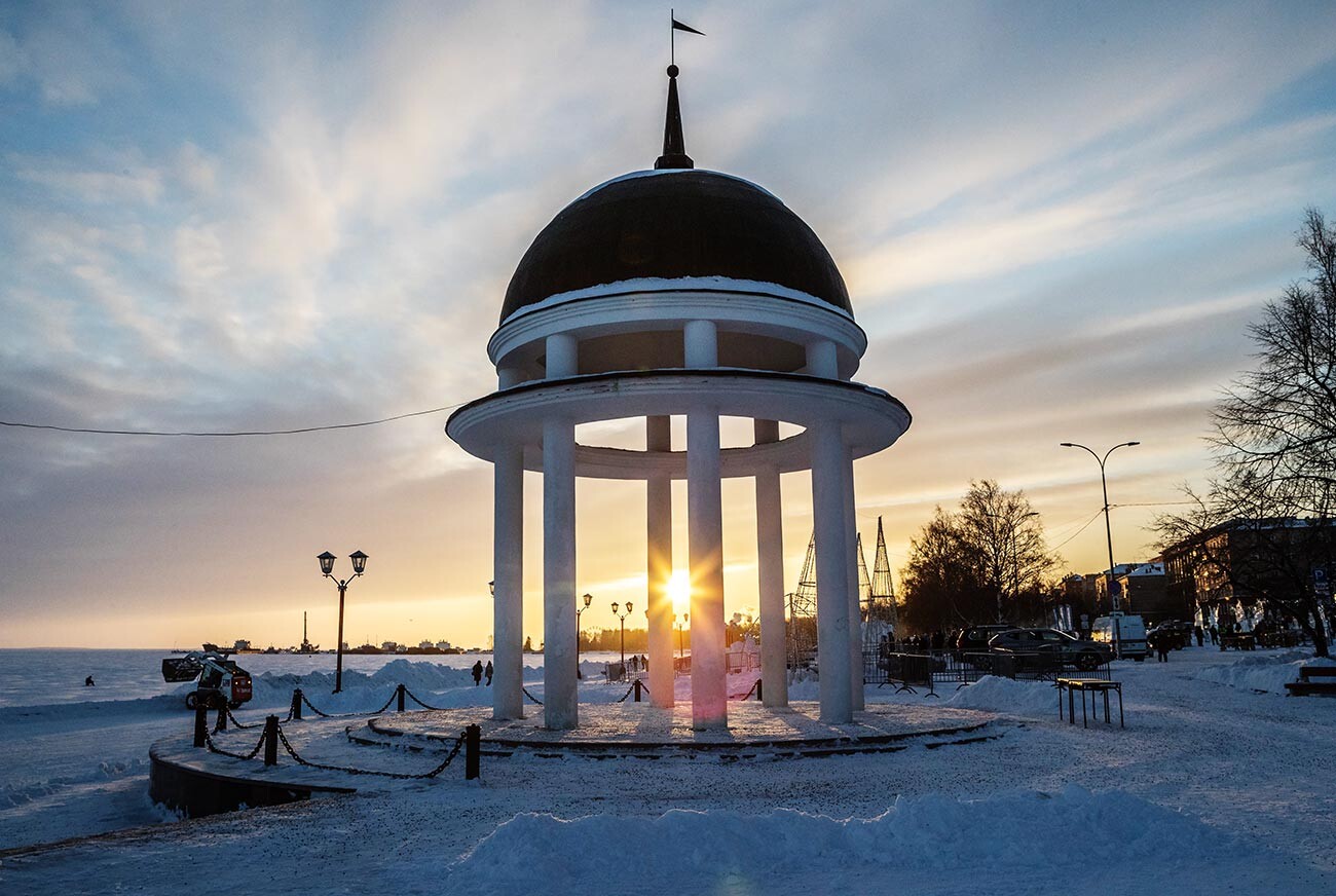 Na obali Onježskog jezera, Petrozavodsk.

