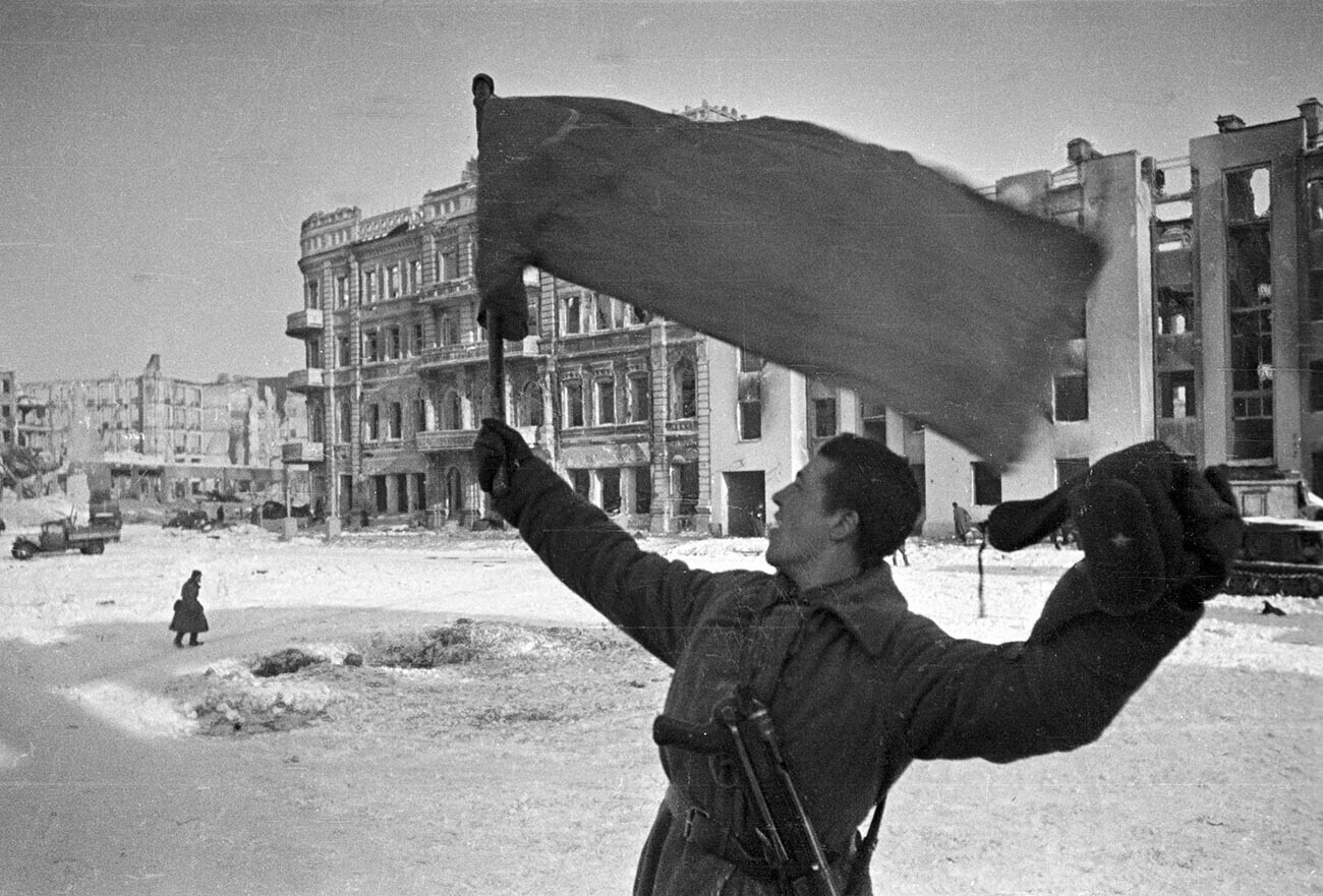 Pasukan Soviet di Stalingrad, Januari 1943.
