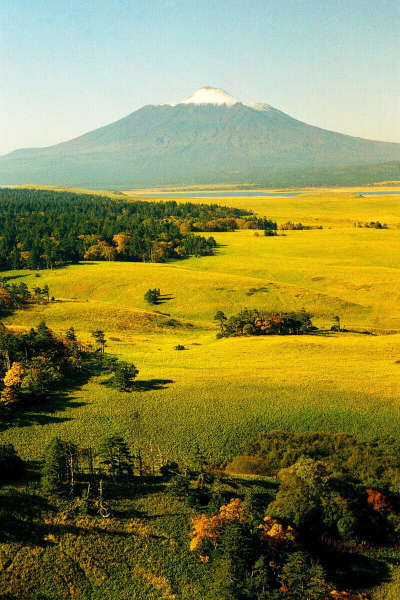 Вулканот Тјатја. Северен дел на островот Кунашир.

