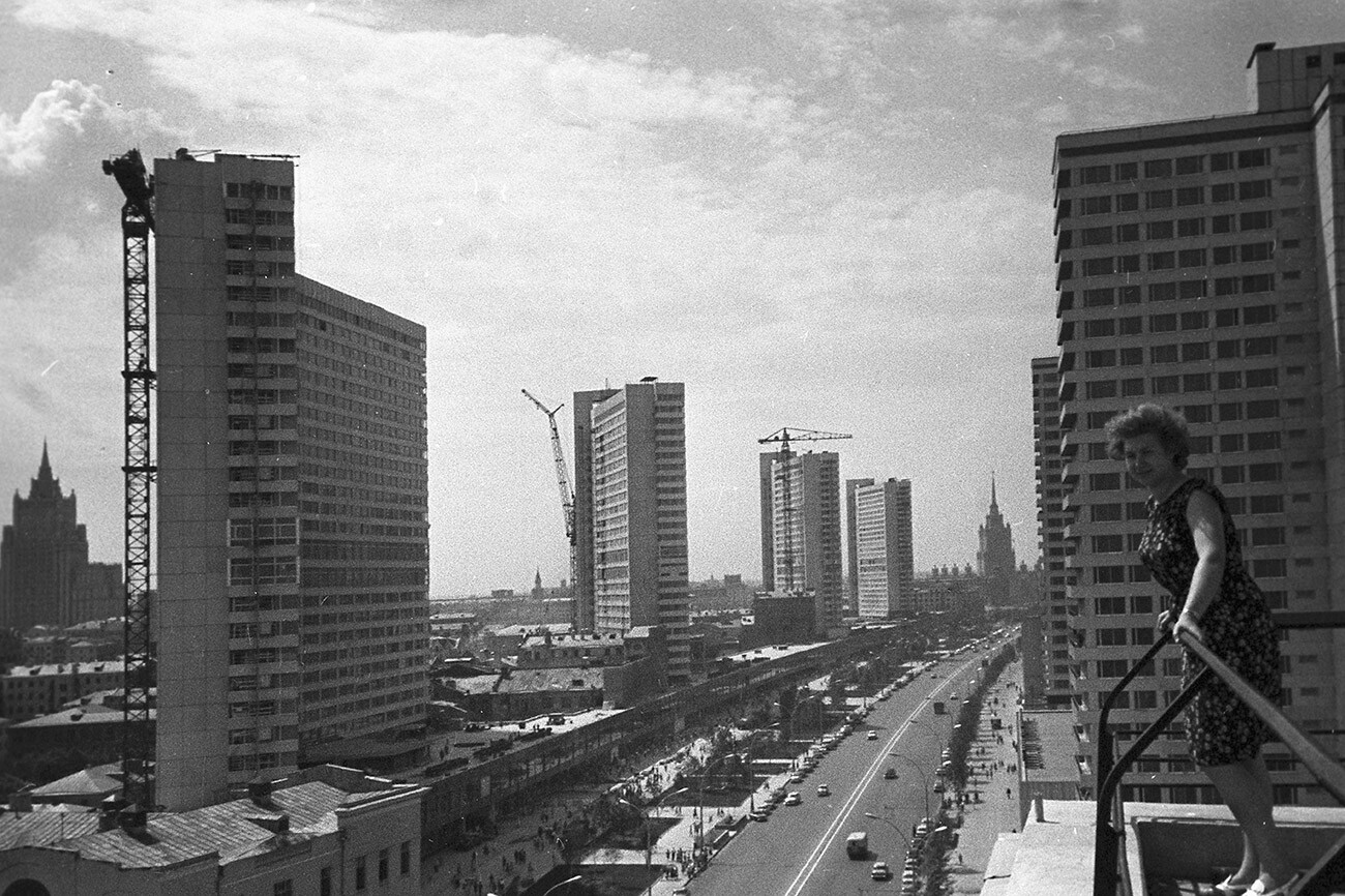 Construction de l'avenue Kalinine (aujourd'hui Nouvel Arbat) à Moscou