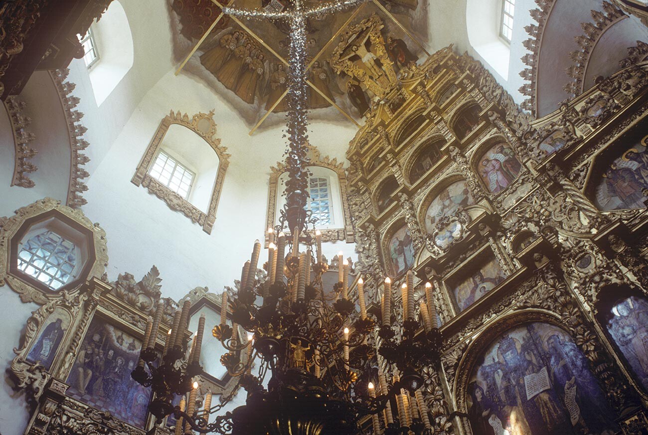 Church of the Intercession at Fili. Icon screen with crucifix. July 2, 1995