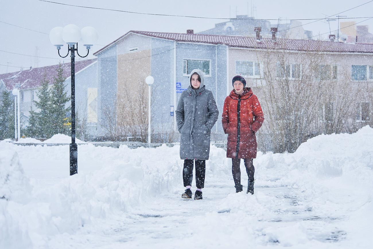 Forte tempête de neige à Salekhard, seule ville du monde traversée par le cercle arctique, le 24 mai 2019