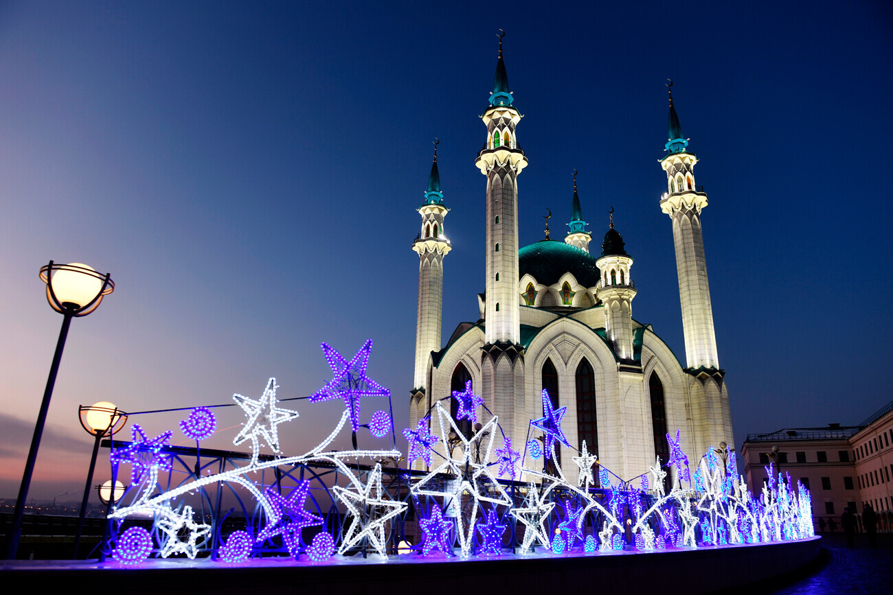 Осветлувањето на џамијата Кул Шариф во Казањ.

