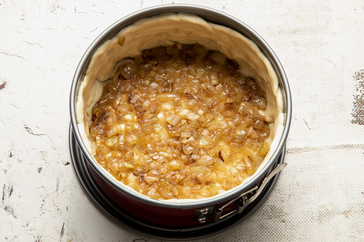 Lukovnik, a velha e boa torta de cebola vegana russa (RECEITA)