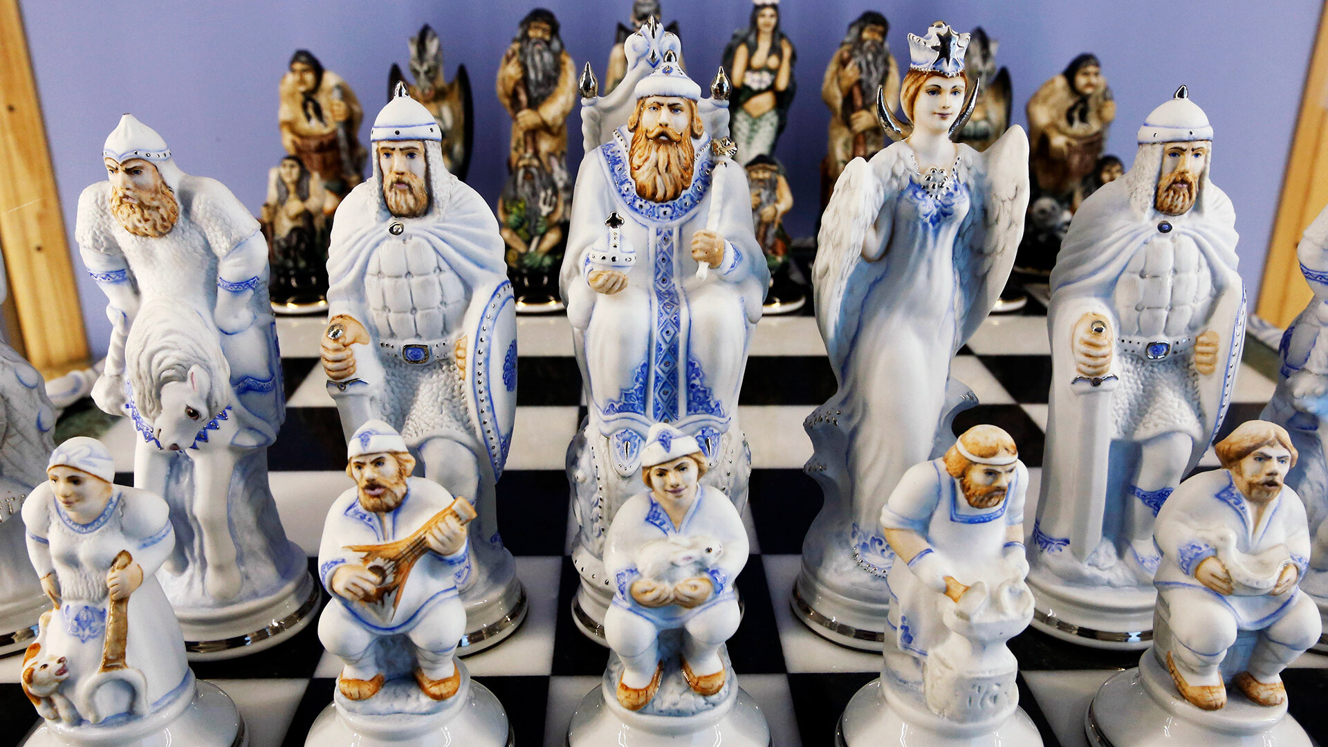 Porcelanski šahovski komplet  