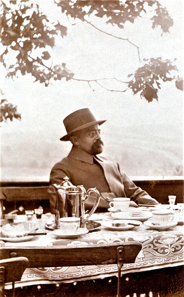 Есенно кафе (Алфонс Ернестович Вормс), 1900 - 1912