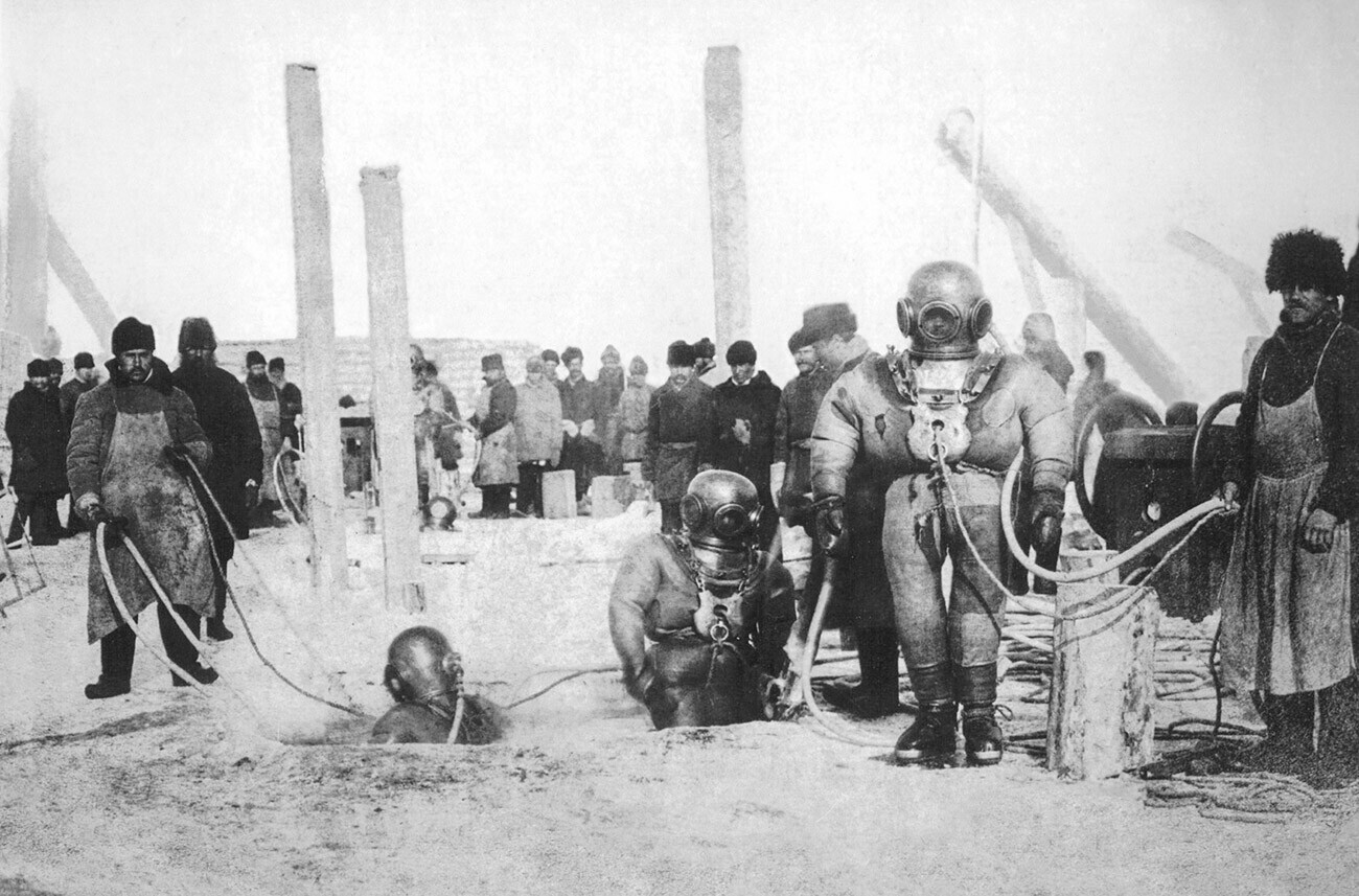 Подводни работи за изградба на мост преку Енисеј, Краснојарск, 1896-1899.
