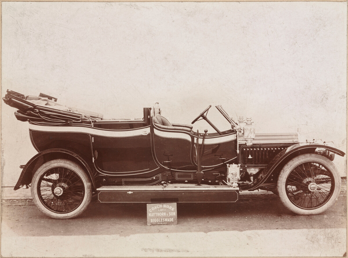 Фотографија на којој је приказан аутомобил марке Воксхол са стране, 1910-1925.