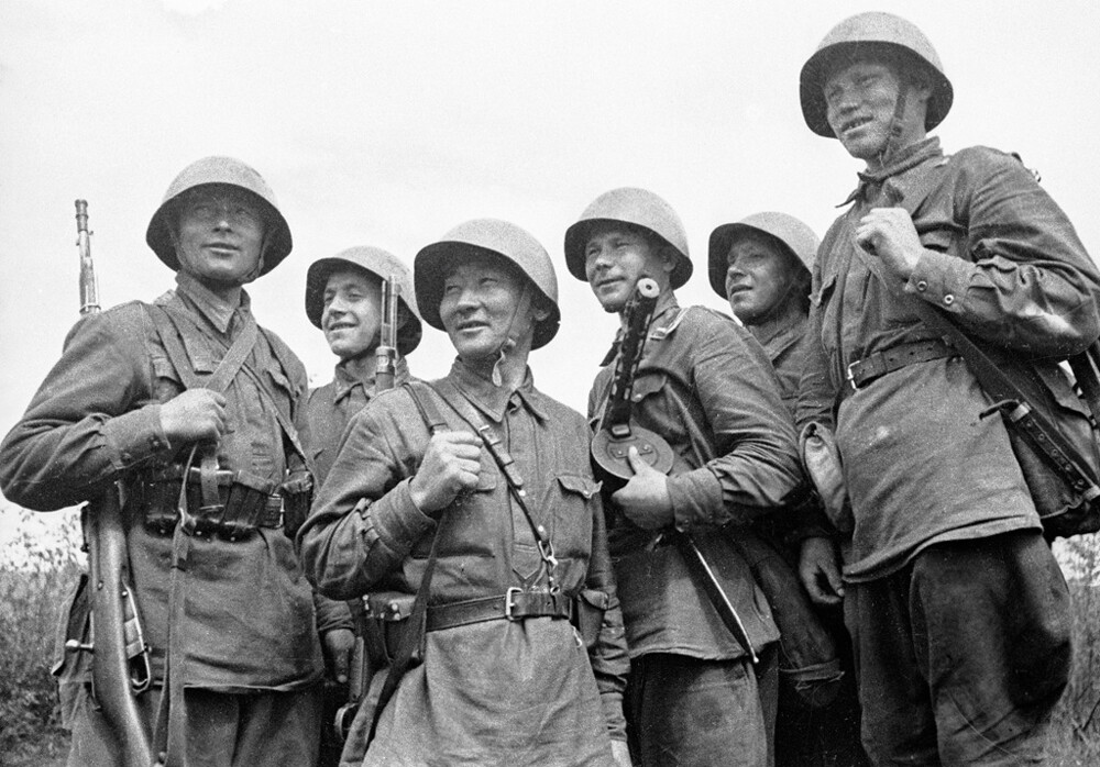 Soldati sovietici durante la battaglia per Smolensk